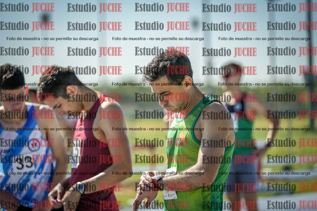 Fotos de los 5000 m de mujeres y varones - serie 1