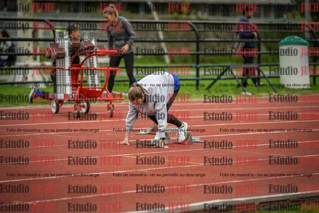 Fotos de los 295 m con vallas de mujeres - U16