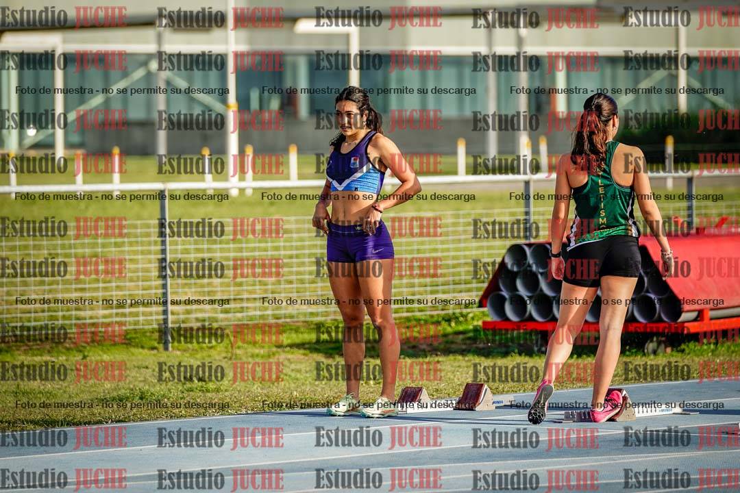 Fotos de los 100 m con vallas de mujeres - heptatlón 1