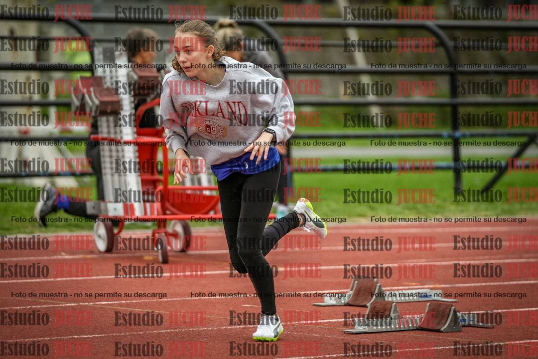 Fotos de los 295 m con vallas de mujeres - U16