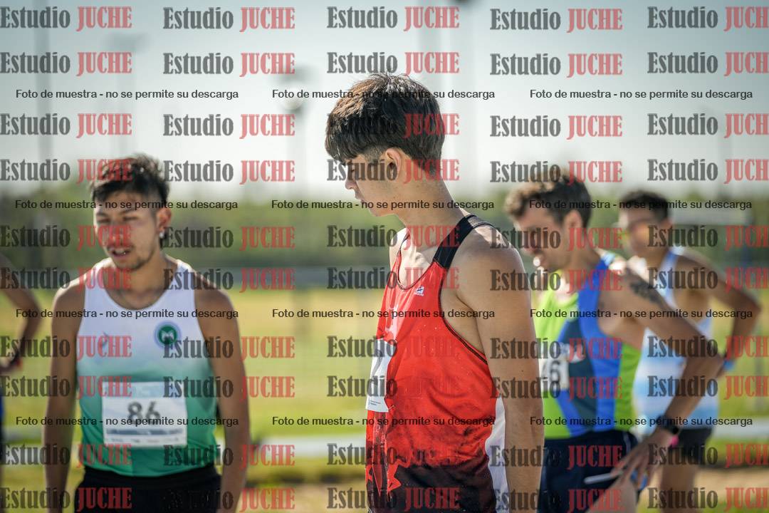 Fotos de los 5000 m de mujeres y varones - serie 1