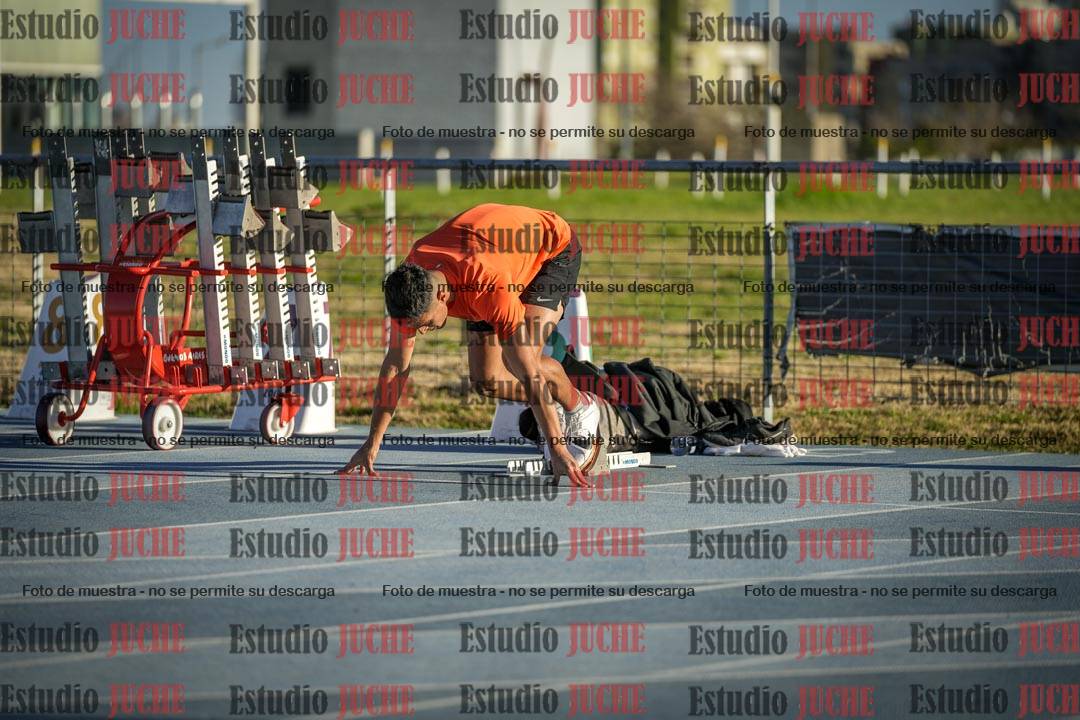 Fotos de los 110 m con vallas de varones - decatlón 6