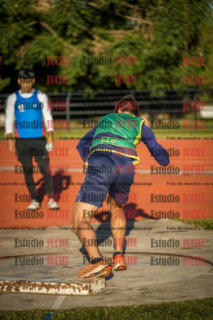 Fotos del lanzamiento de bala de varones