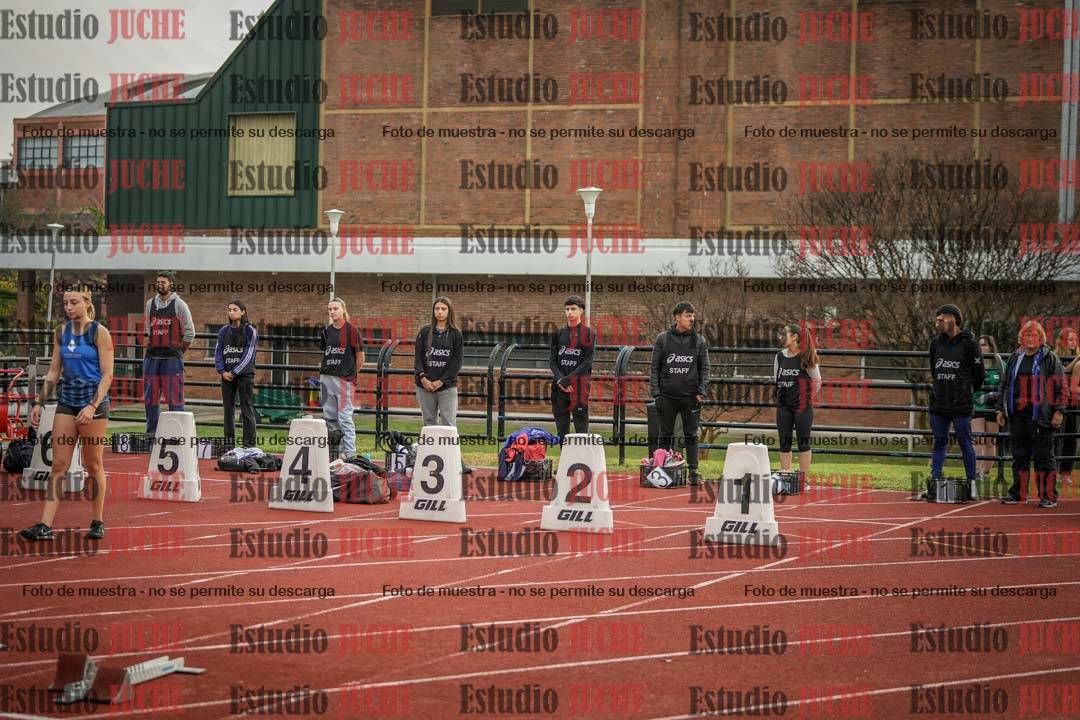 Fotos de los 100 m con vallas de mujeres - heptatlón 1
