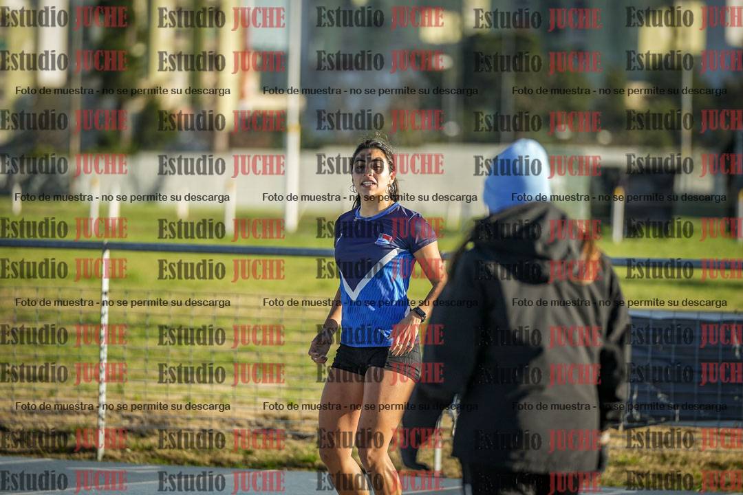 Fotos de los 100 m con vallas de mujeres - heptatlón 1