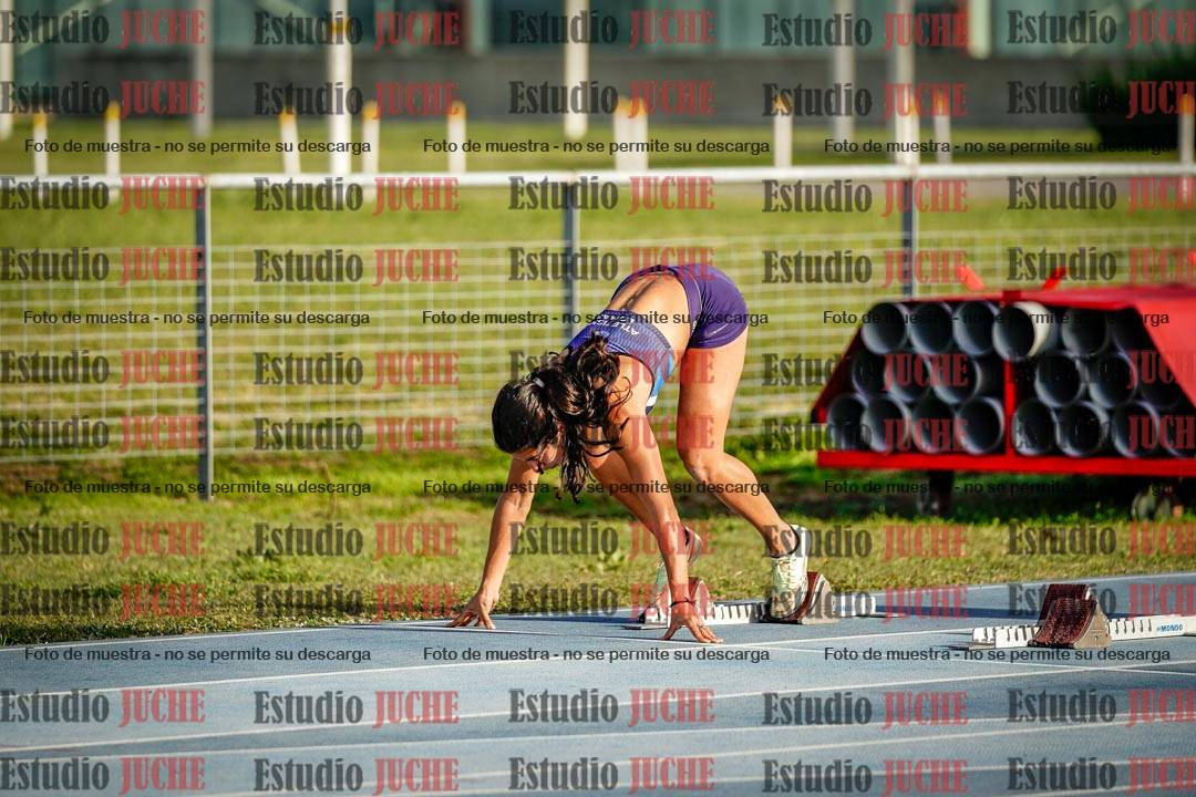 Fotos de los 100 m con vallas de mujeres - heptatlón 1