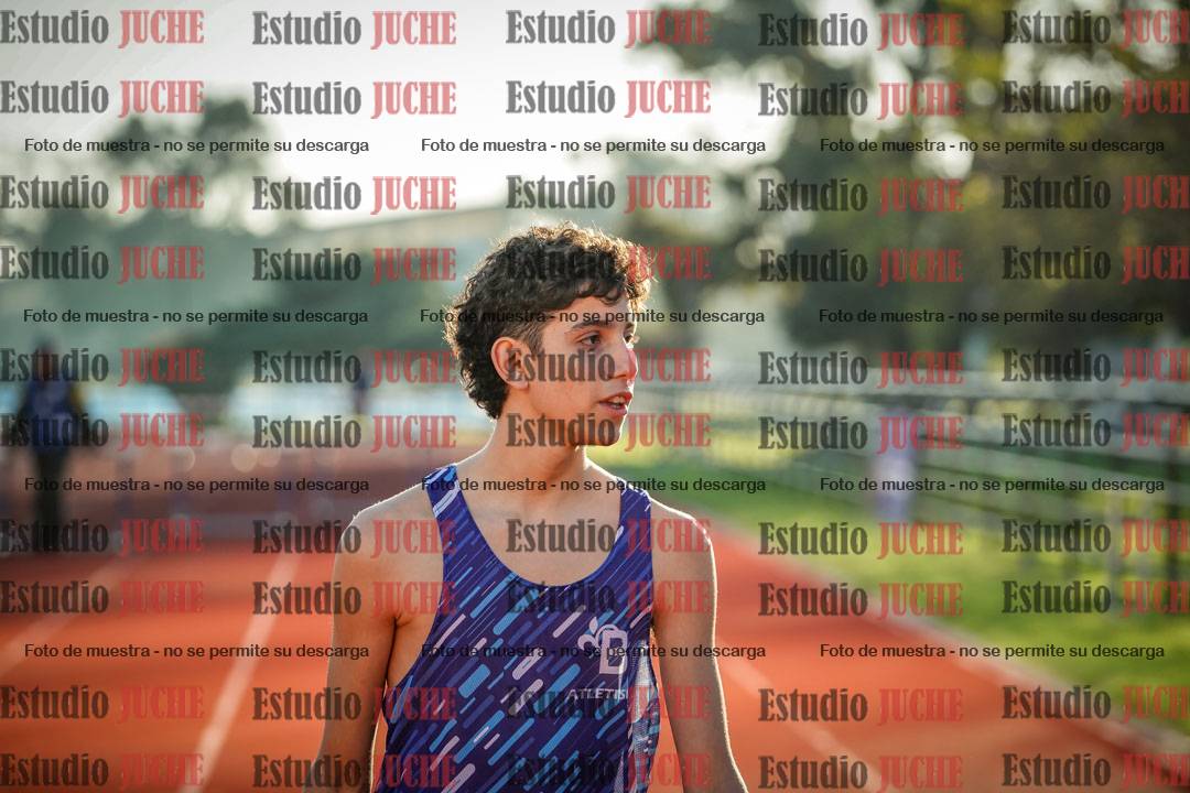 Fotos de los 295 m con vallas de varones