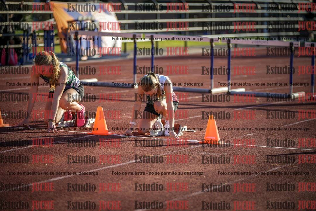 Fotos de los 80 m con vallas de mujeres - U16