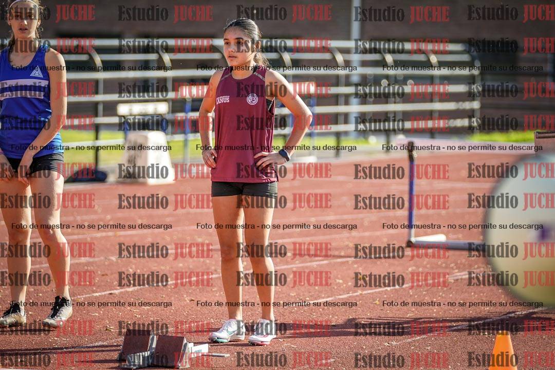 Fotos de los 80 m con vallas de mujeres - U16