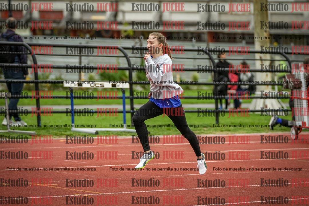Fotos de los 295 m con vallas de mujeres - U16