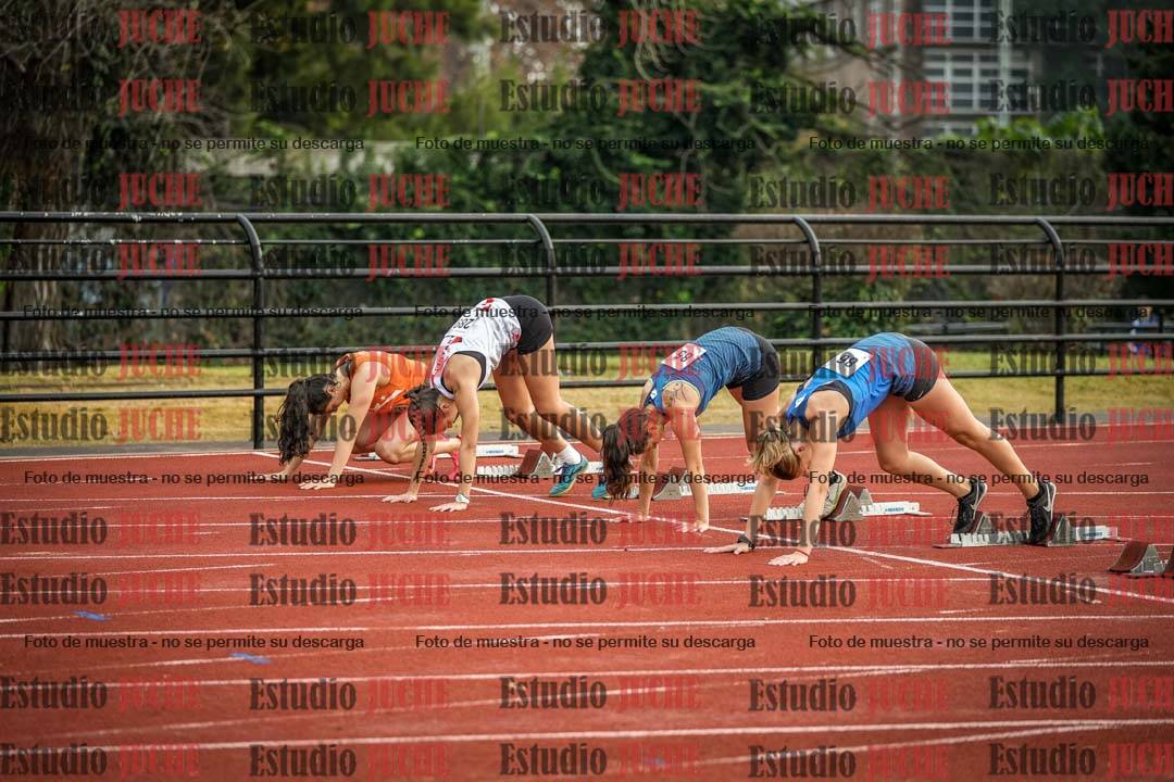Fotos de los 100 m con vallas de mujeres - heptatlón 1