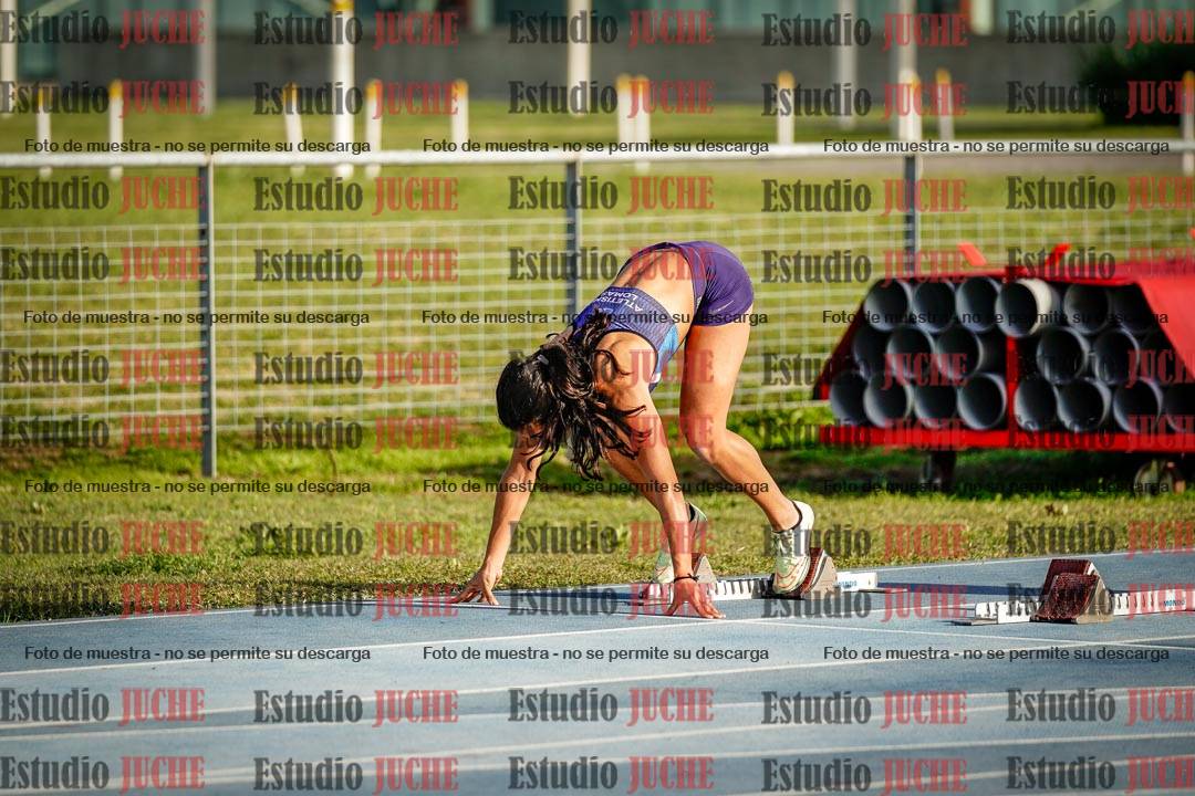 Fotos de los 100 m con vallas de mujeres - heptatlón 1