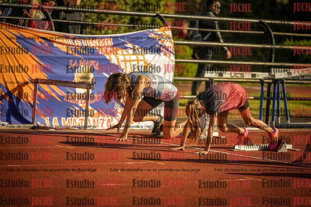 Fotos de los 80 m con vallas de mujeres - U16