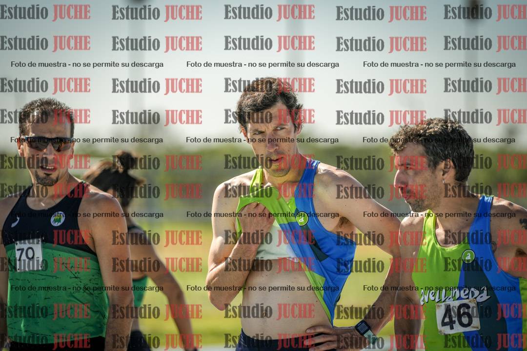 Fotos de los 5000 m de mujeres y varones - serie 1