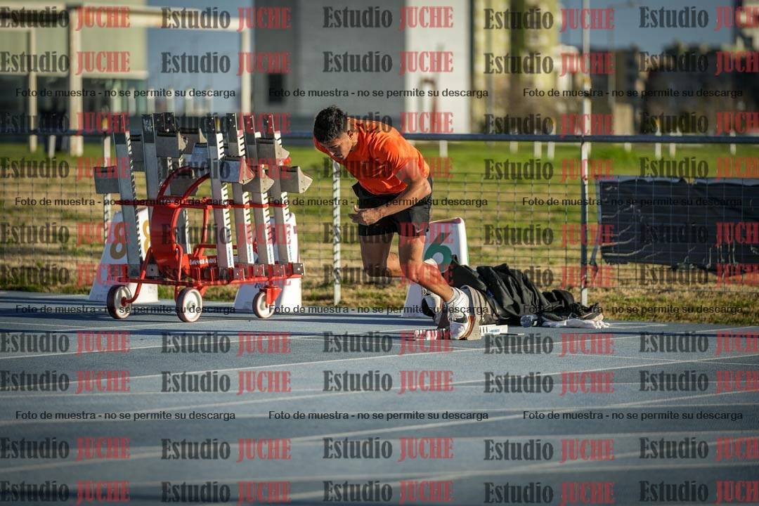 Fotos de los 110 m con vallas de varones - decatlón 6