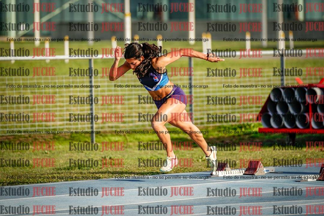 Fotos de los 100 m con vallas de mujeres - heptatlón 1