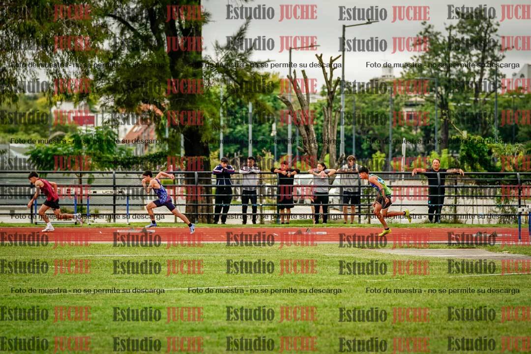 Fotos de los 295 m con vallas de varones