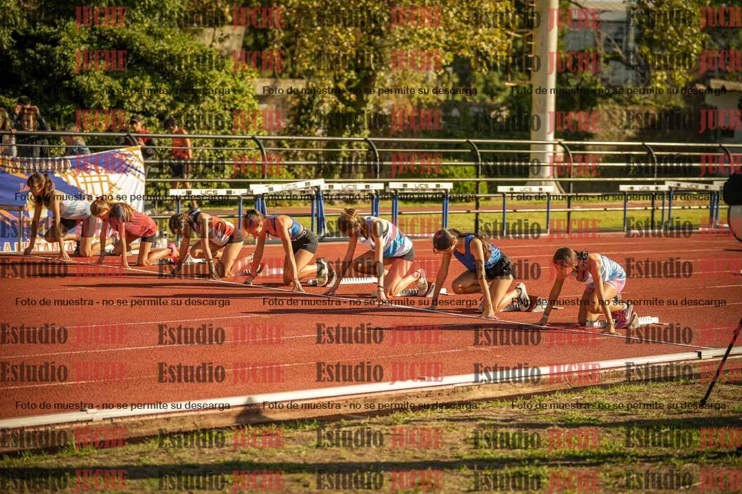 Fotos de los 80 m con vallas de mujeres - U16