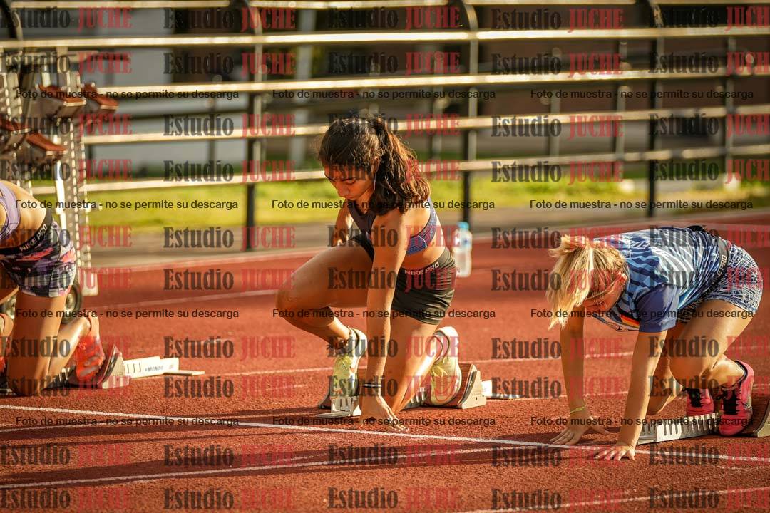 Fotos de los 100 m con vallas de mujeres - combinadas 1