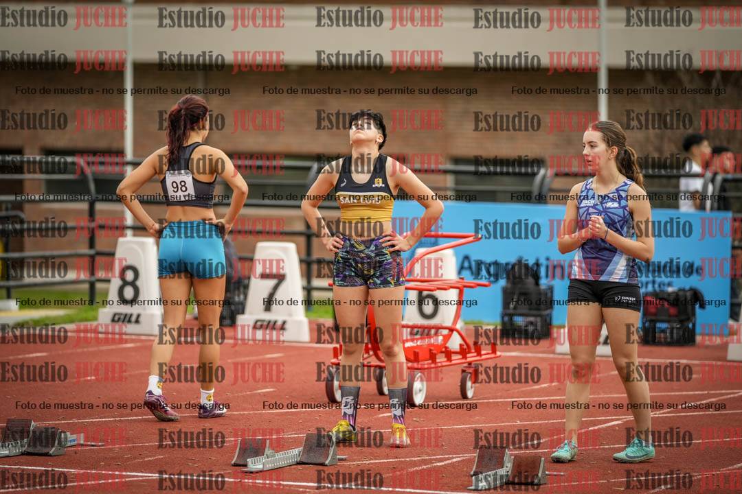 Fotos de los 100 m con vallas de mujeres
