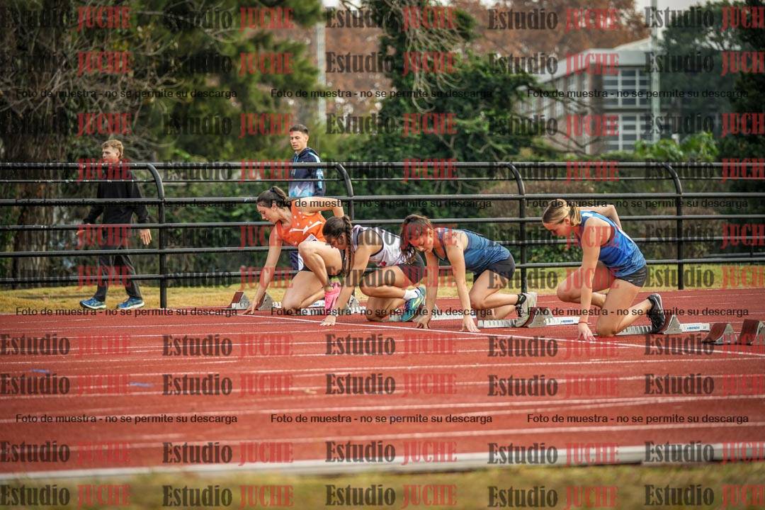 Fotos de los 100 m con vallas de mujeres - heptatlón 1