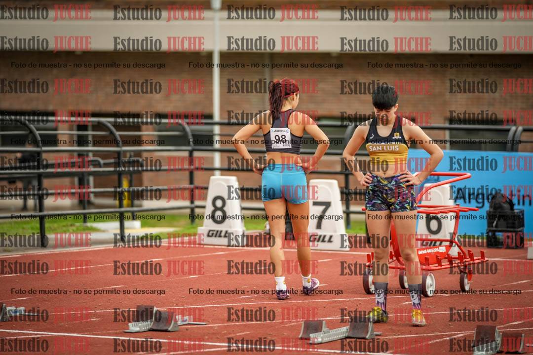 Fotos de los 100 m con vallas de mujeres
