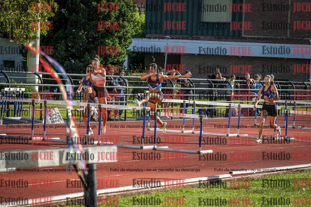 Fotos de los 100 m con vallas de mujeres - heptatlón 1