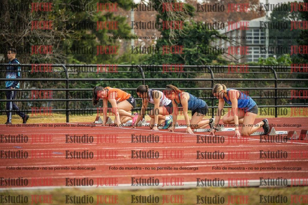 Fotos de los 100 m con vallas de mujeres - heptatlón 1