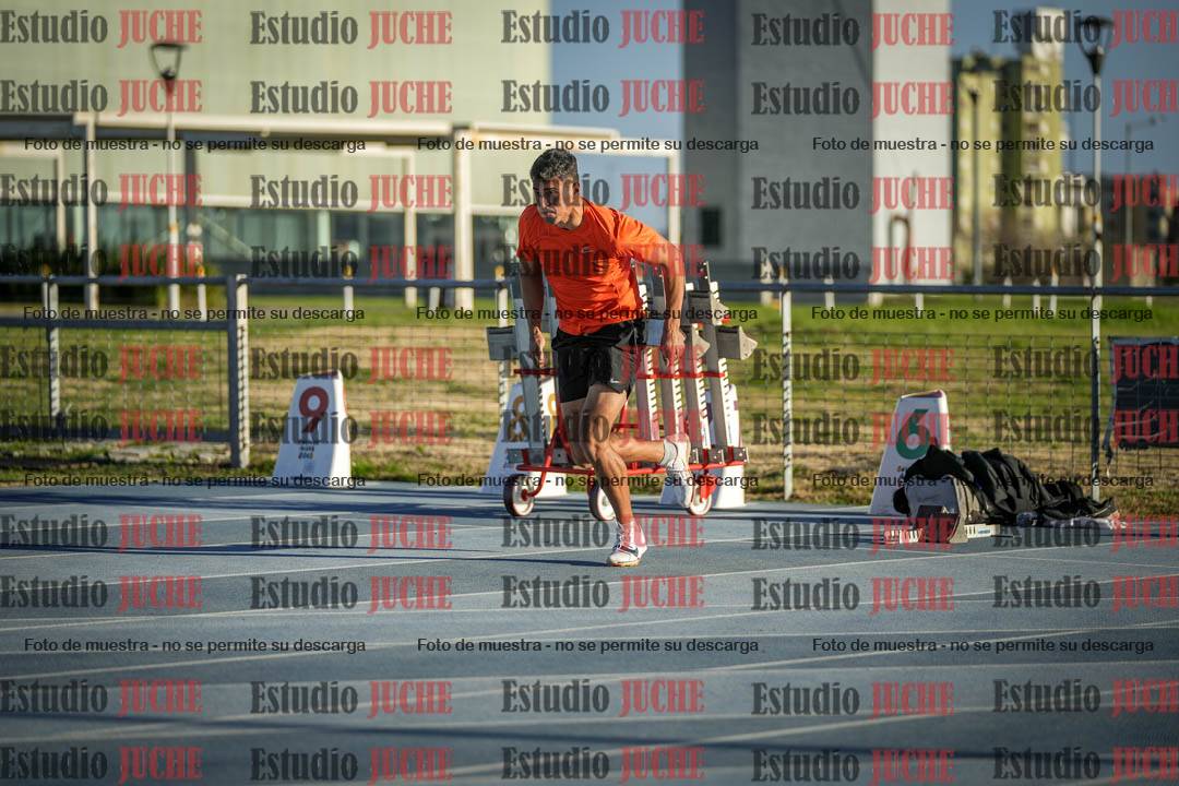 Fotos de los 110 m con vallas de varones - decatlón 6
