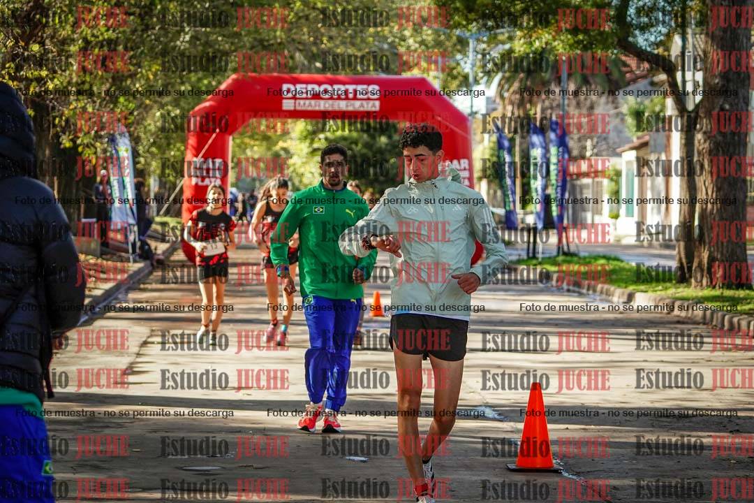 Fotos de algunos extras y podios del día 2