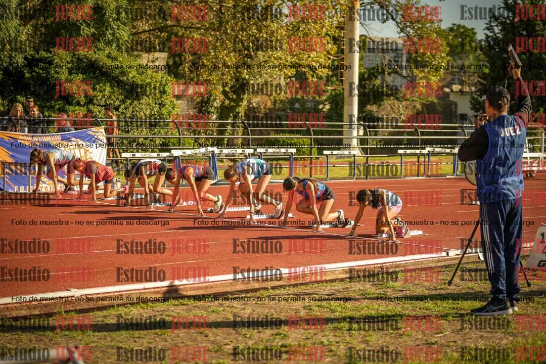 Fotos de los 80 m con vallas de mujeres - U16