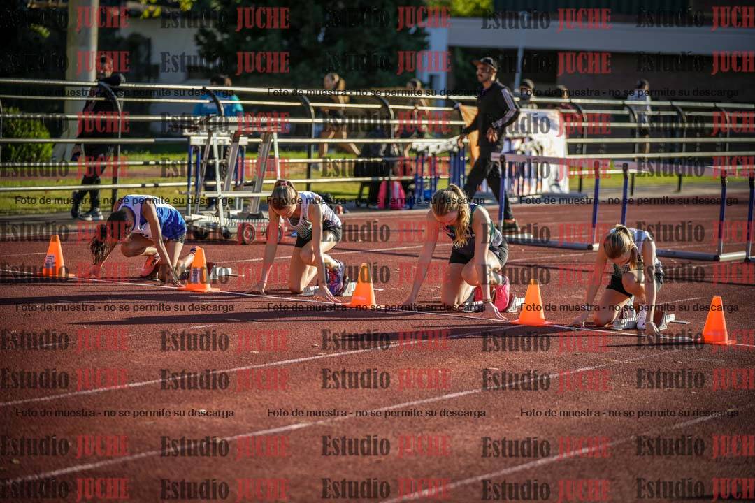 Fotos de los 80 m con vallas de mujeres - U16
