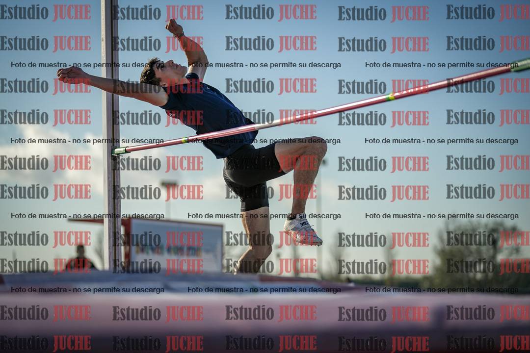 Fotos del salto en alto de varones