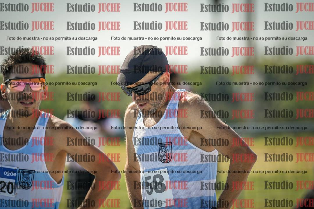 Fotos de los 5000 m de mujeres y varones - serie 1