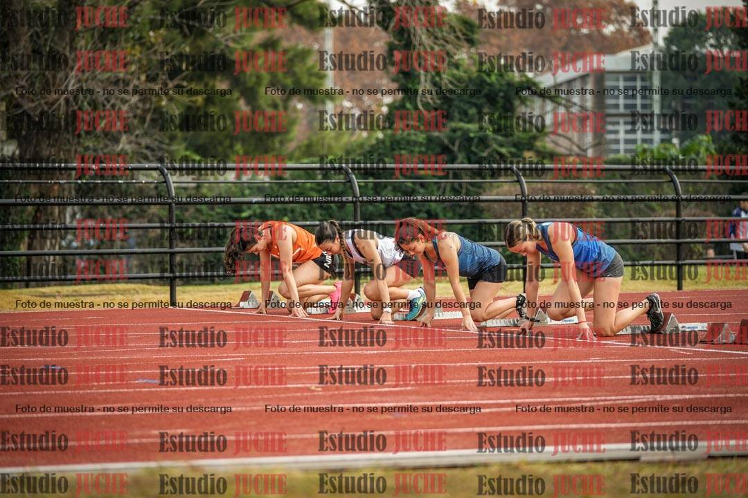 Fotos de los 100 m con vallas de mujeres - heptatlón 1
