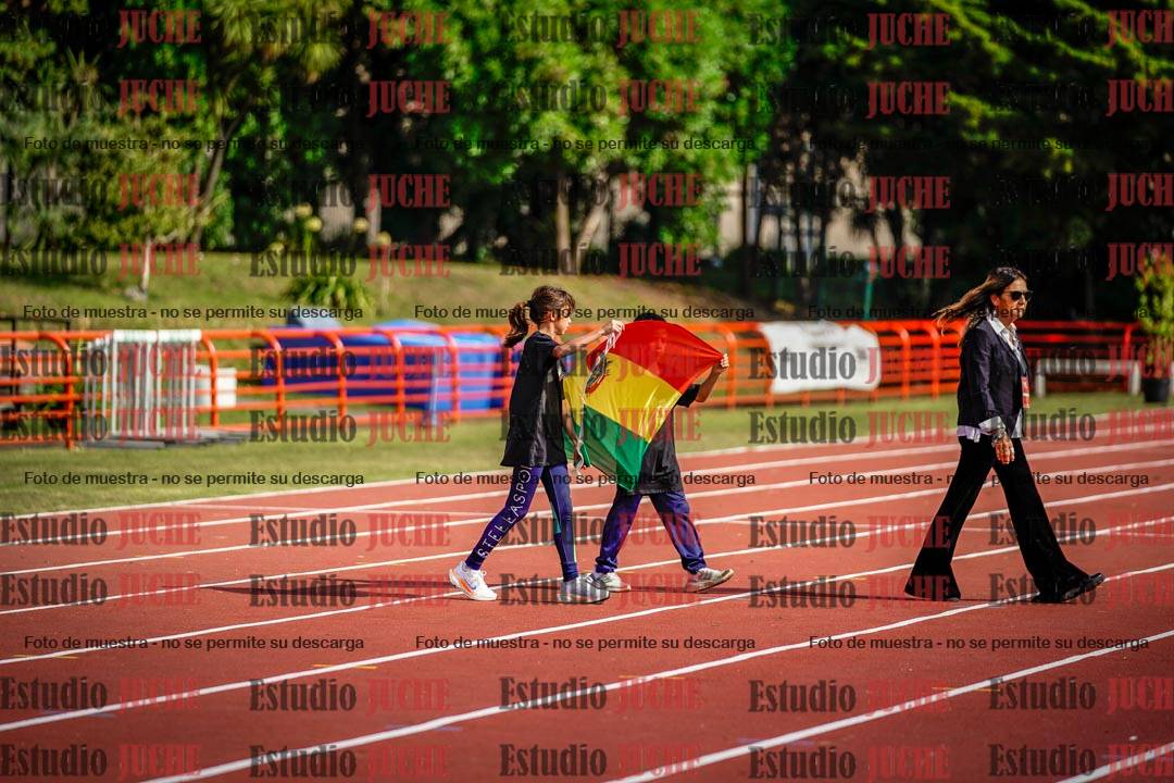 Fotos de algunos extras y podios del día 1