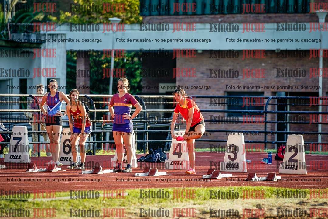 Fotos de los 100 m con vallas de mujeres - hepta 1