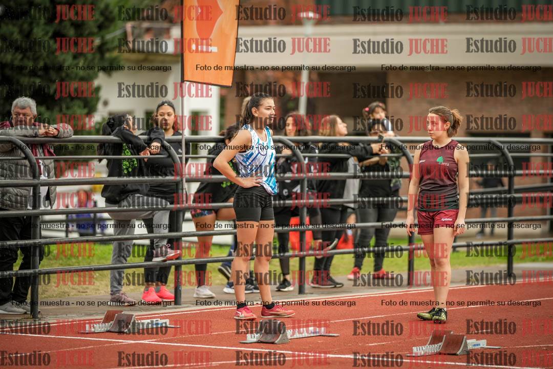 Fotos de los 100 m con vallas de mujeres