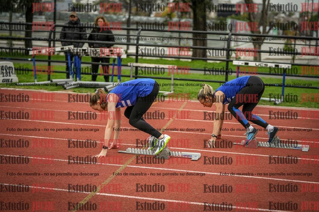 Fotos de los 295 m con vallas de mujeres - U16