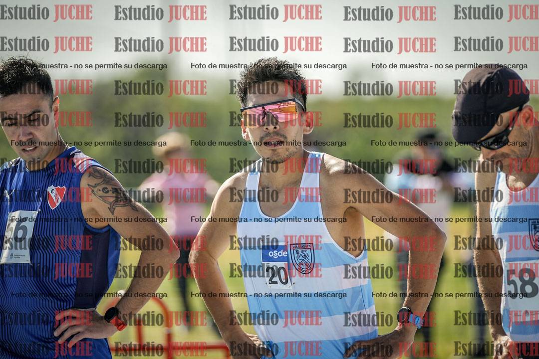 Fotos de los 5000 m de mujeres y varones - serie 1