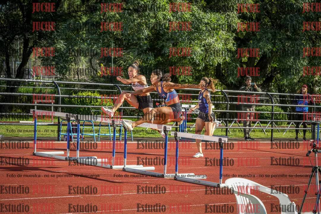 Fotos de los 100 m con vallas de mujeres - heptatlón 1