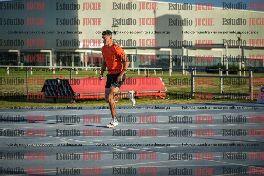 Fotos de los 110 m con vallas de varones - decatlón 6