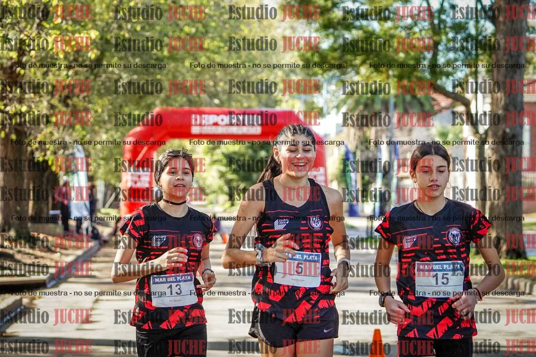 Fotos de algunos extras y podios del día 2