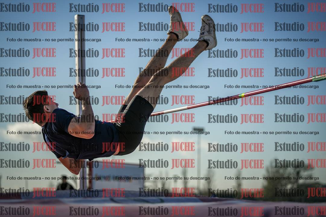 Fotos del salto en alto de varones
