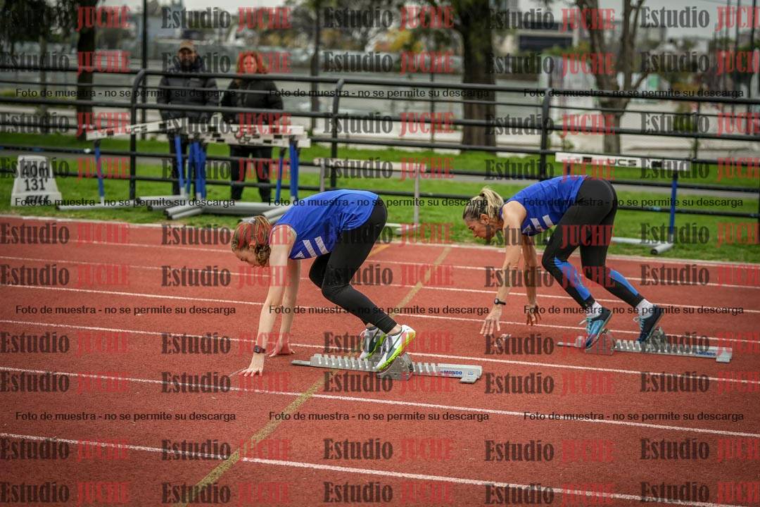 Fotos de los 295 m con vallas de mujeres - U16