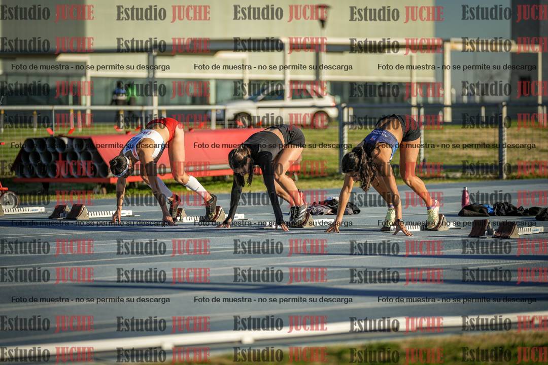 Fotos de los 100 m con vallas de mujeres - heptatlón 1