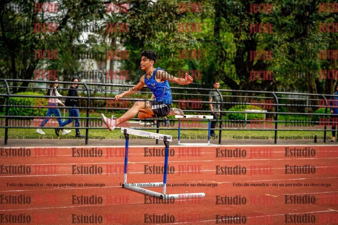 Fotos de los 110 m con vallas de varones - octatlón 5