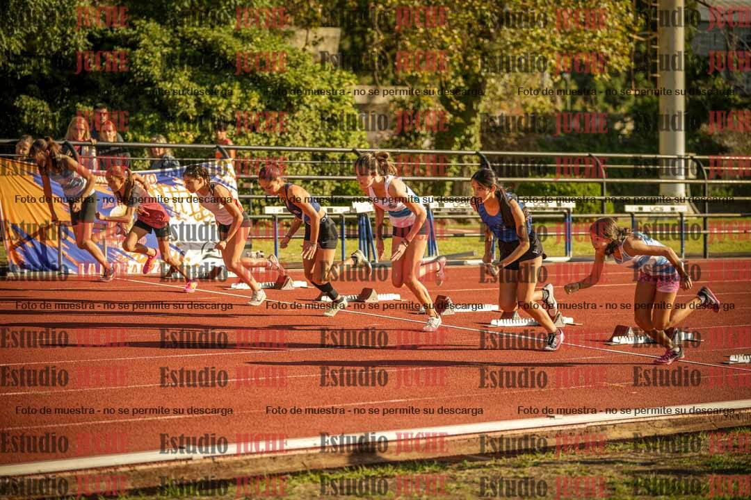 Fotos de los 80 m con vallas de mujeres - U16