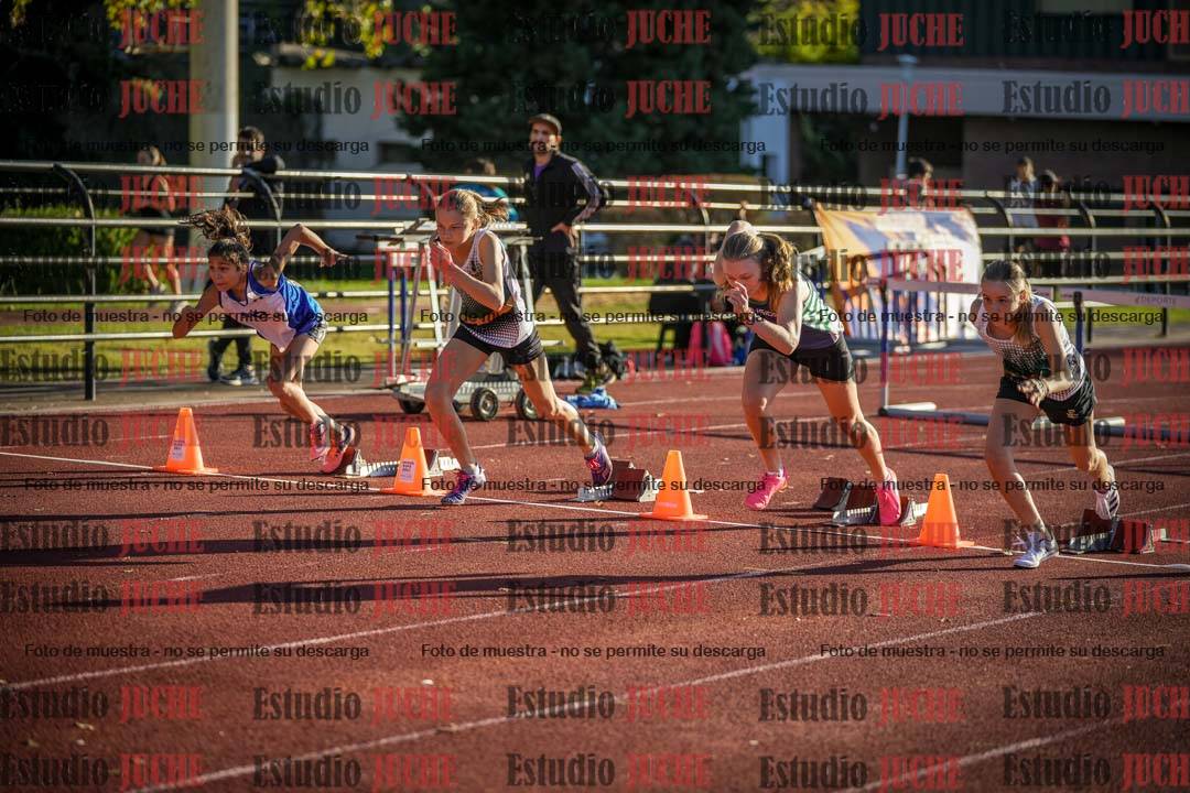 Fotos de los 80 m con vallas de mujeres - U16