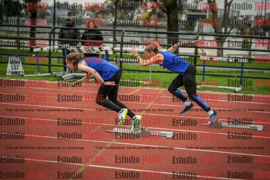 Fotos de los 295 m con vallas de mujeres - U16